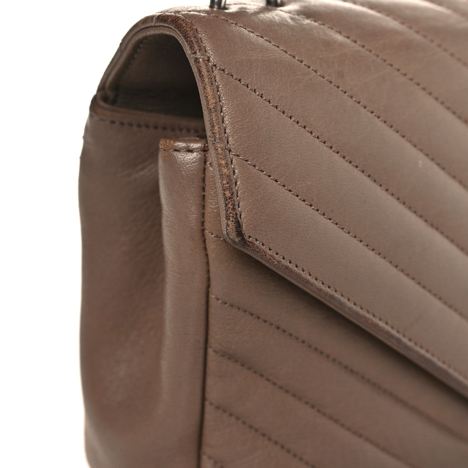 Saint Laurent Sheepskin Matelasse Chevron Monogram Medium College Bag Fard 13 of 20