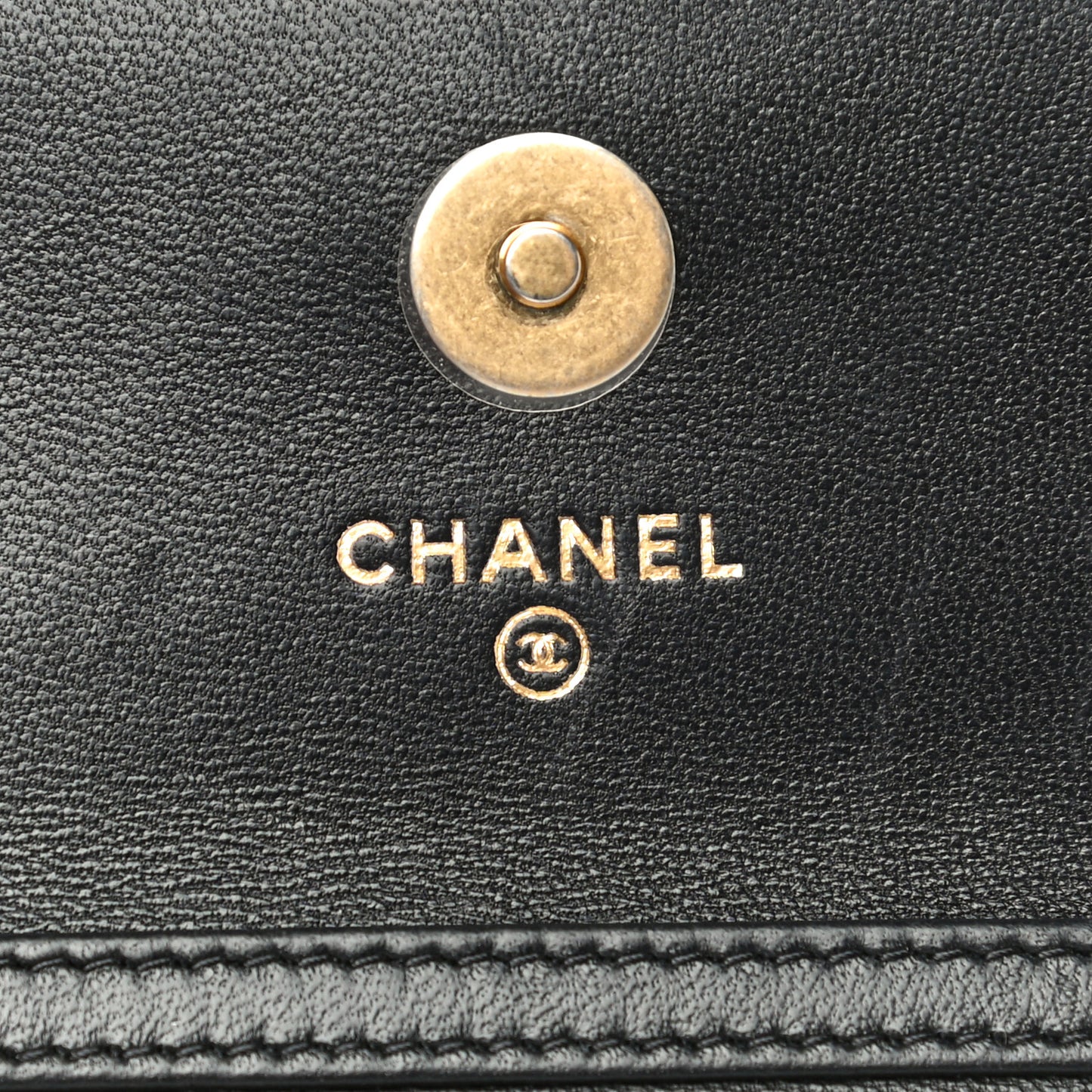 Lambskin Quilted Pearl Crush Clutch With Chain Black
