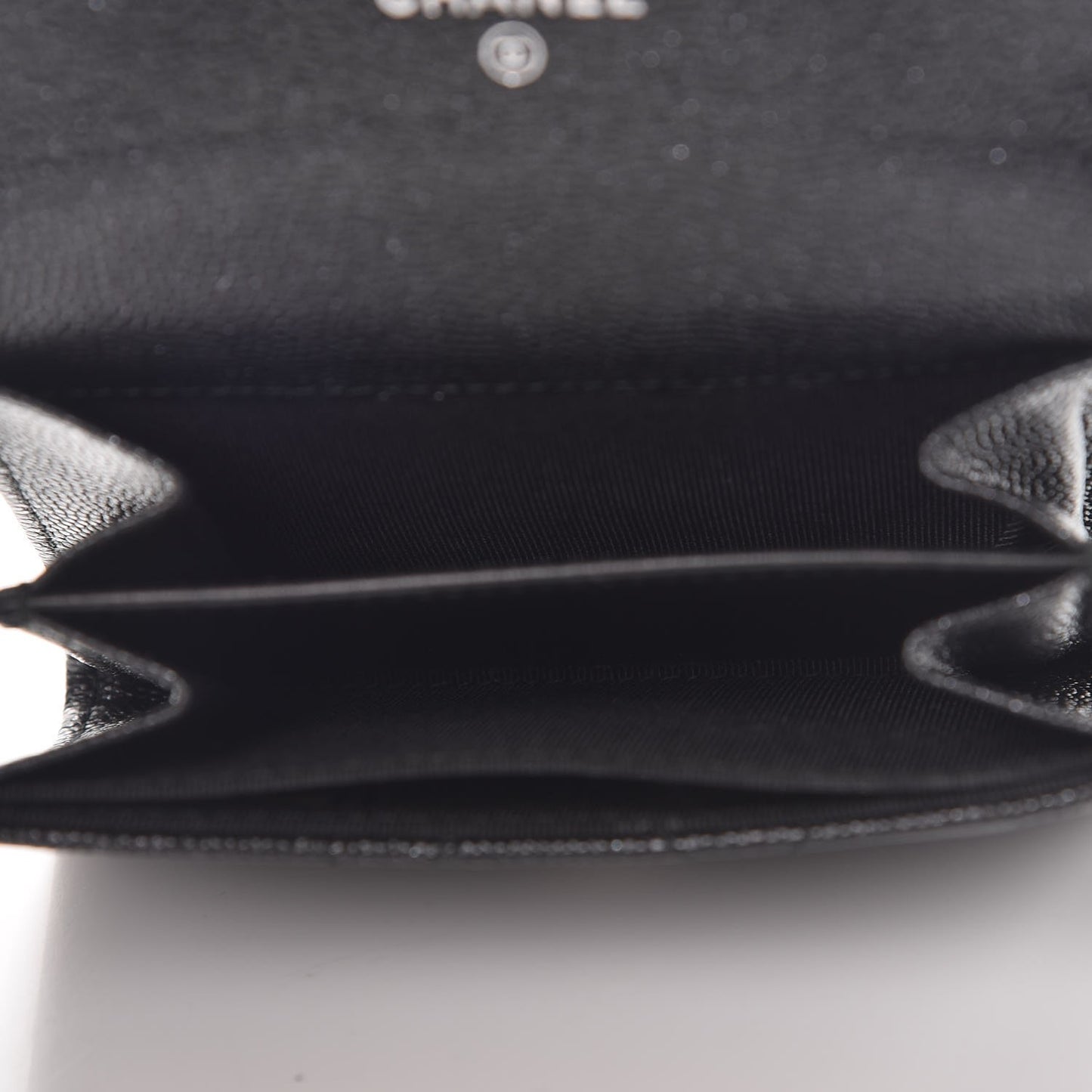 Iridescent Caviar Quilted Card Holder Black