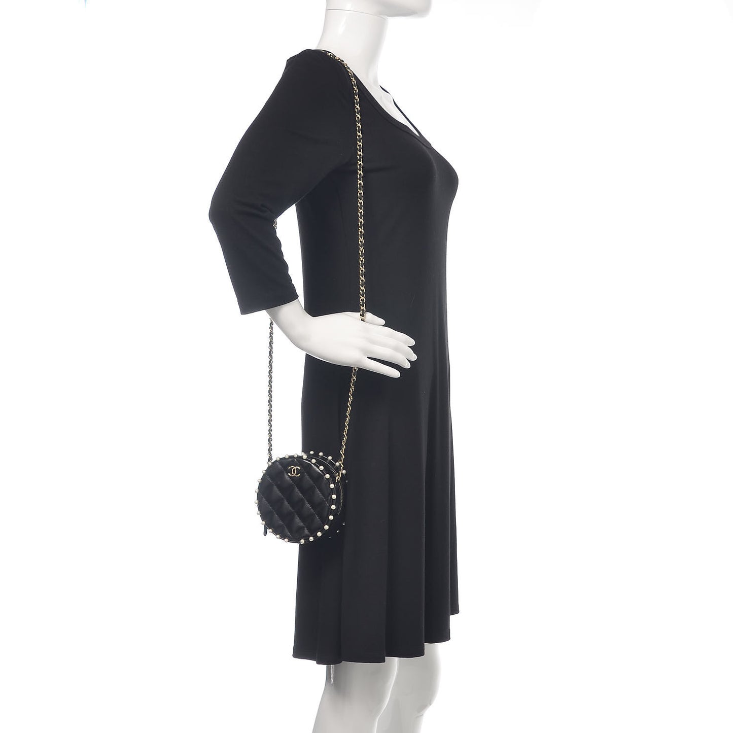 Calfskin Quilted Pearl Round Clutch With Chain Black