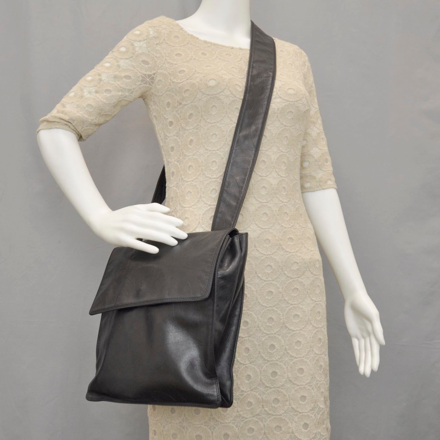 Chanel Lambskin CC Messenger Black 2 of 9