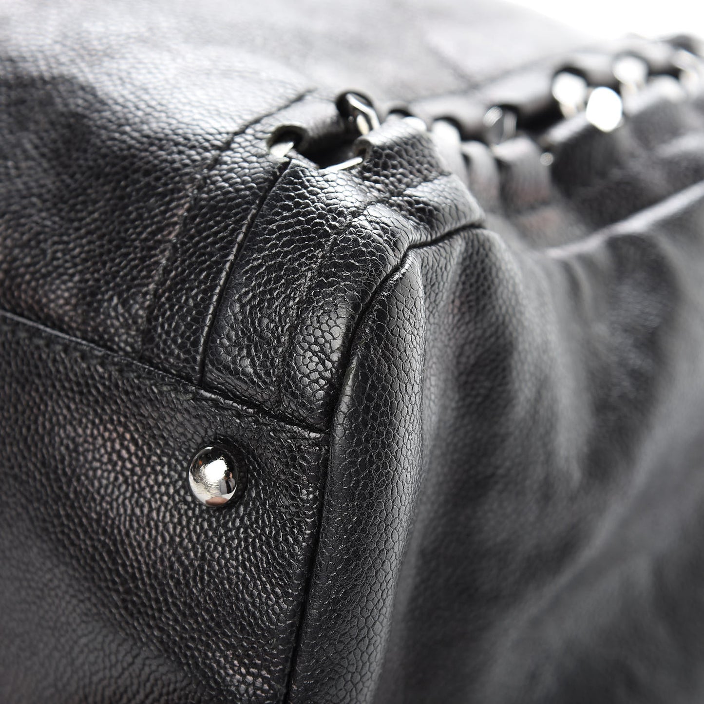 Glazed Caviar Modern Chain Tote Black