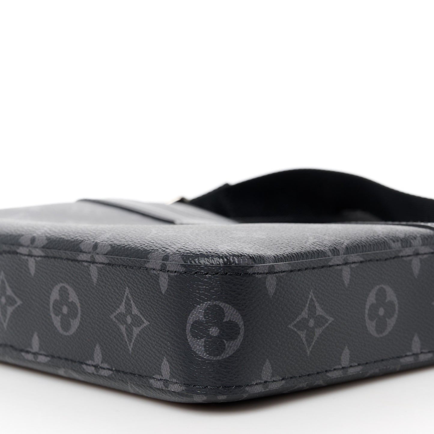 Reverse Monogram Eclipse Trio Messenger