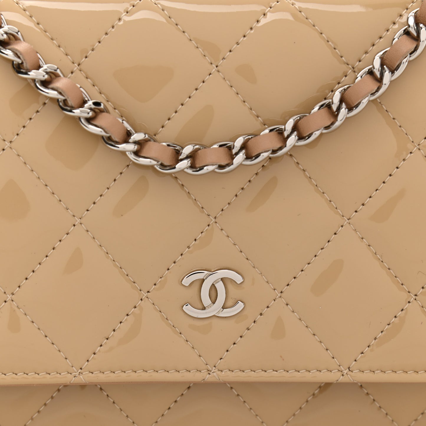 Patent Quilted Wallet On Chain WOC Beige