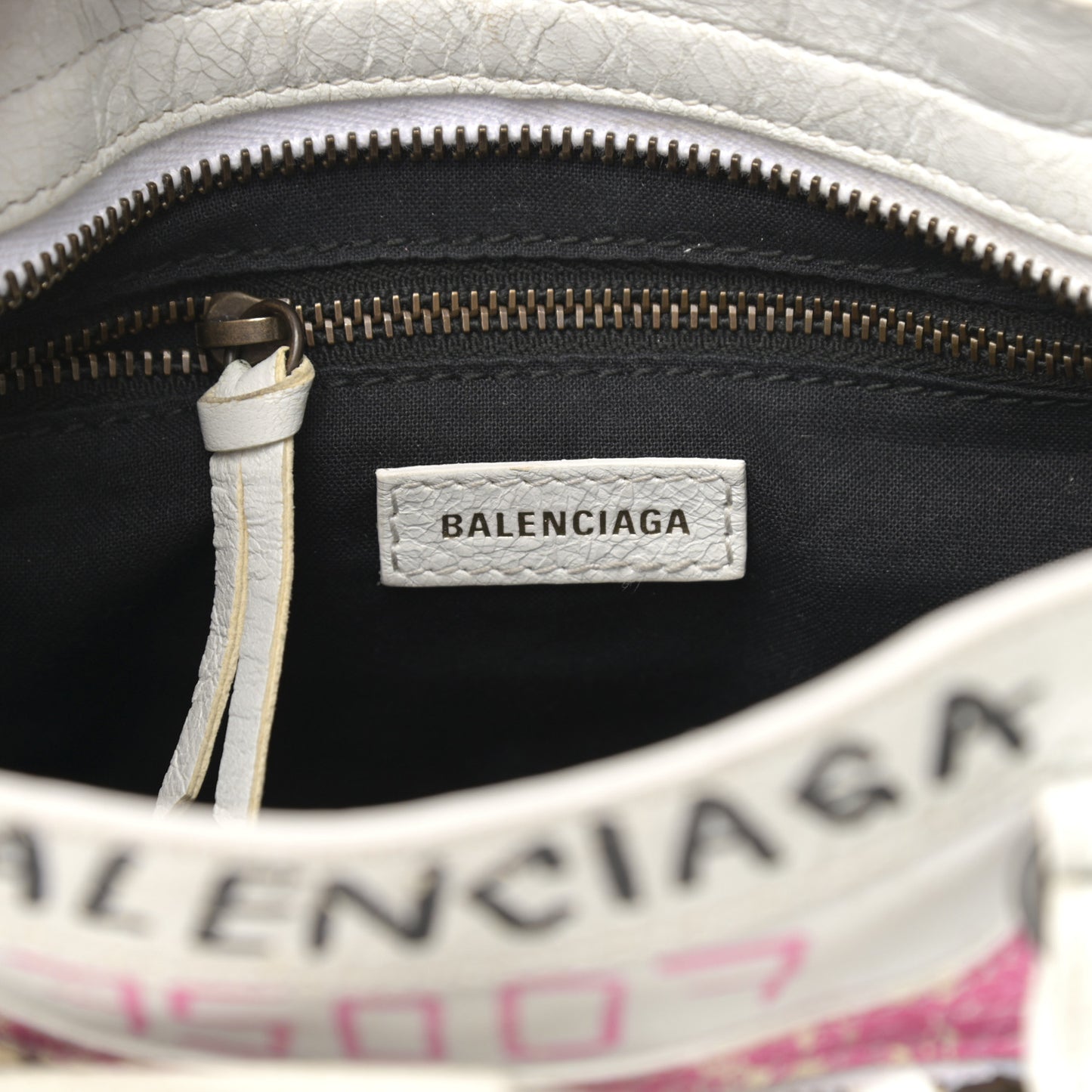 Agneau Graffiti All Over Classic Hardware Mini City White Multicolor