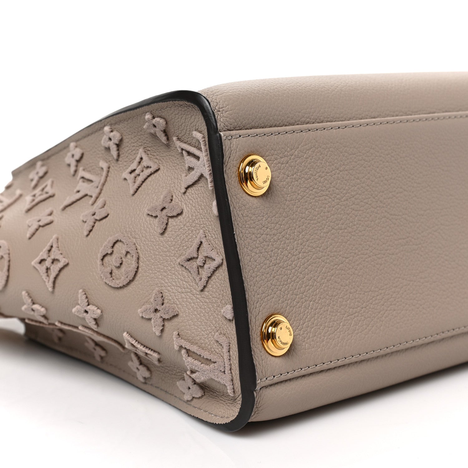 Louis Vuitton Calfskin Monogram Tufting On My Side Galet 7 of 8