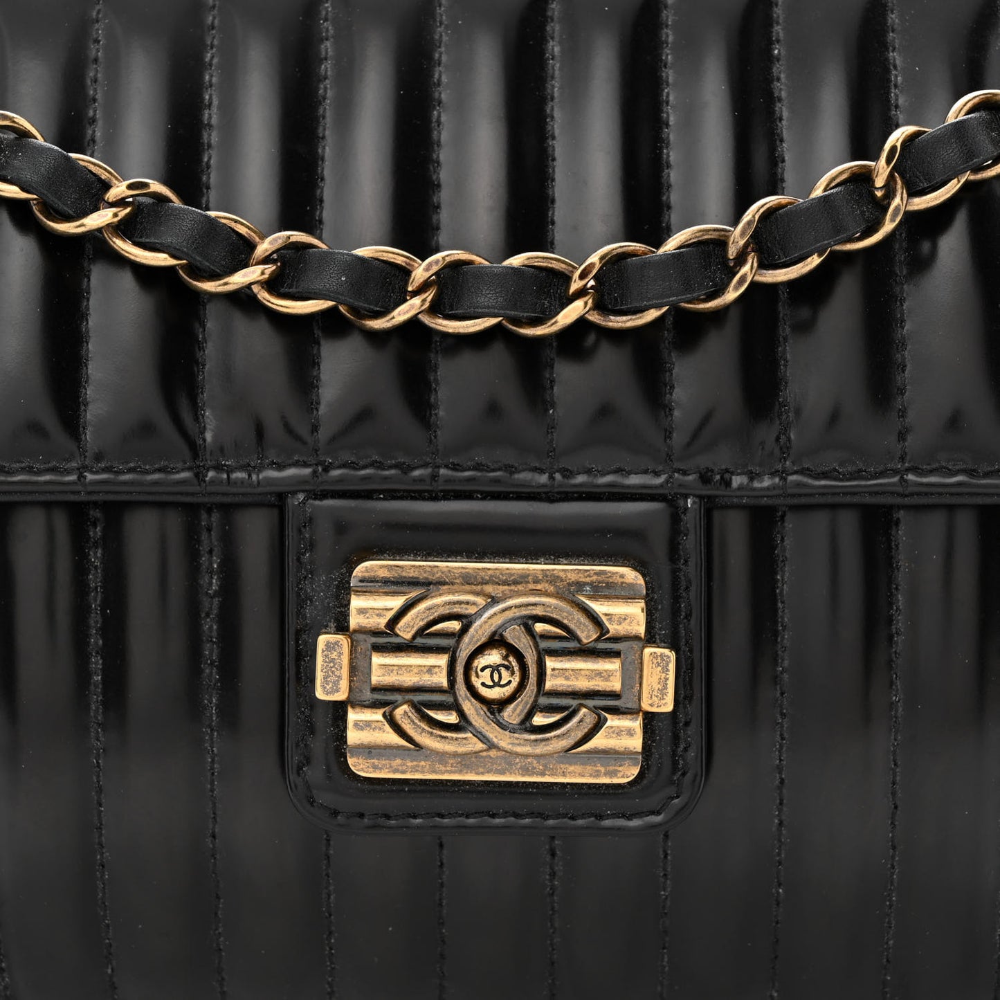 Patent Vertical Quilt Maharaja Express Flap Black