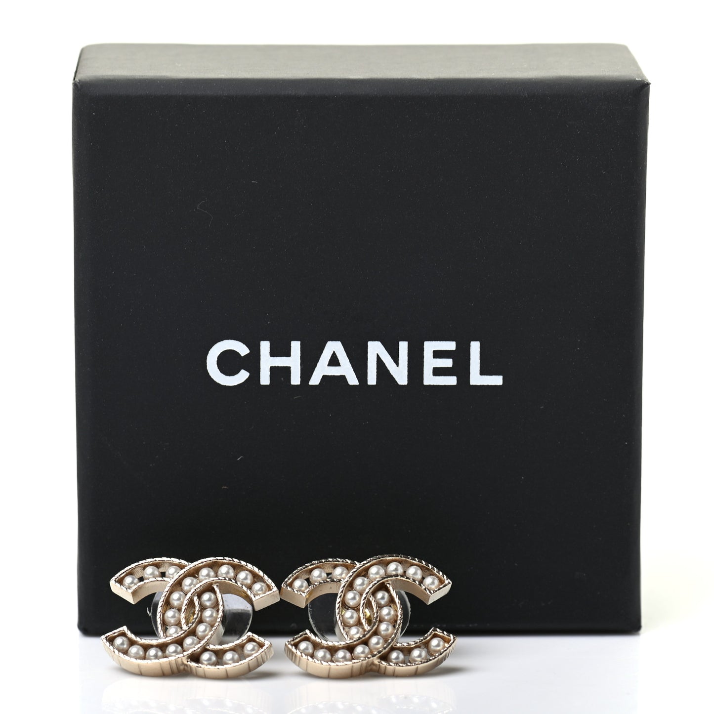 Pearl CC Earrings Gold