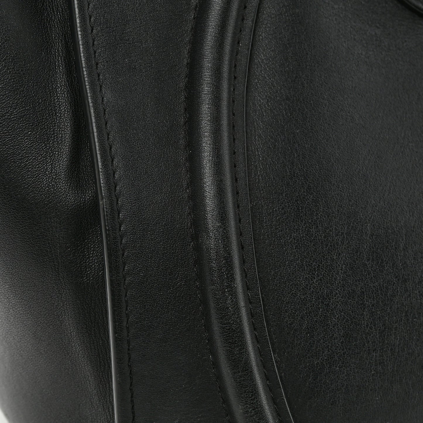 Smooth Calfskin Medium Luggage Black