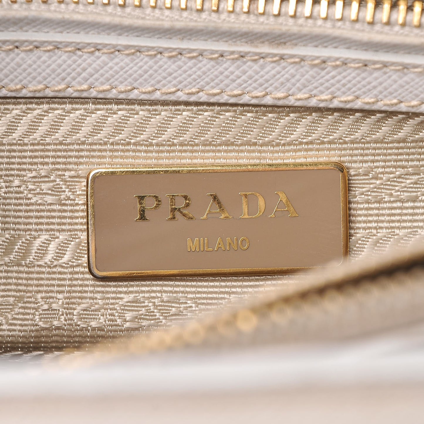 Saffiano Lux Medium Tote Talco