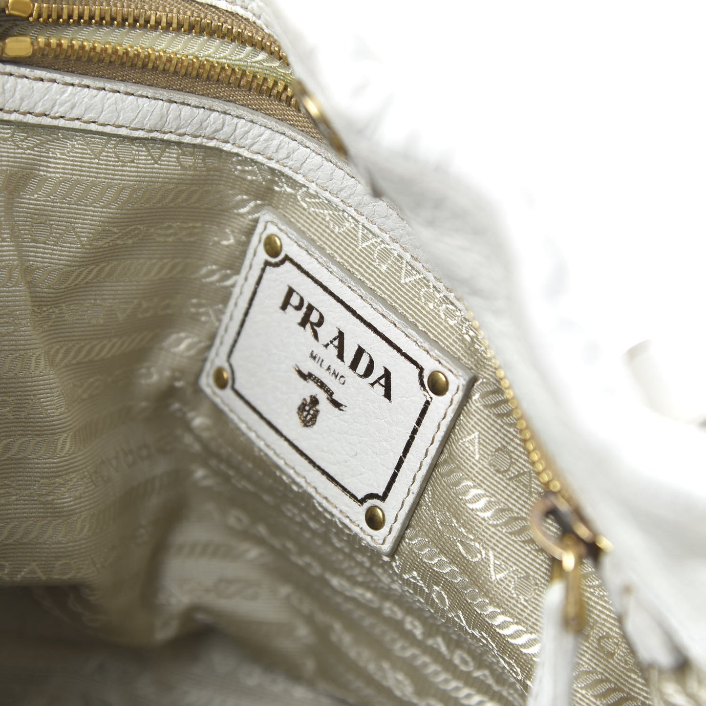 Vitello Daino Shoulder Bag White
