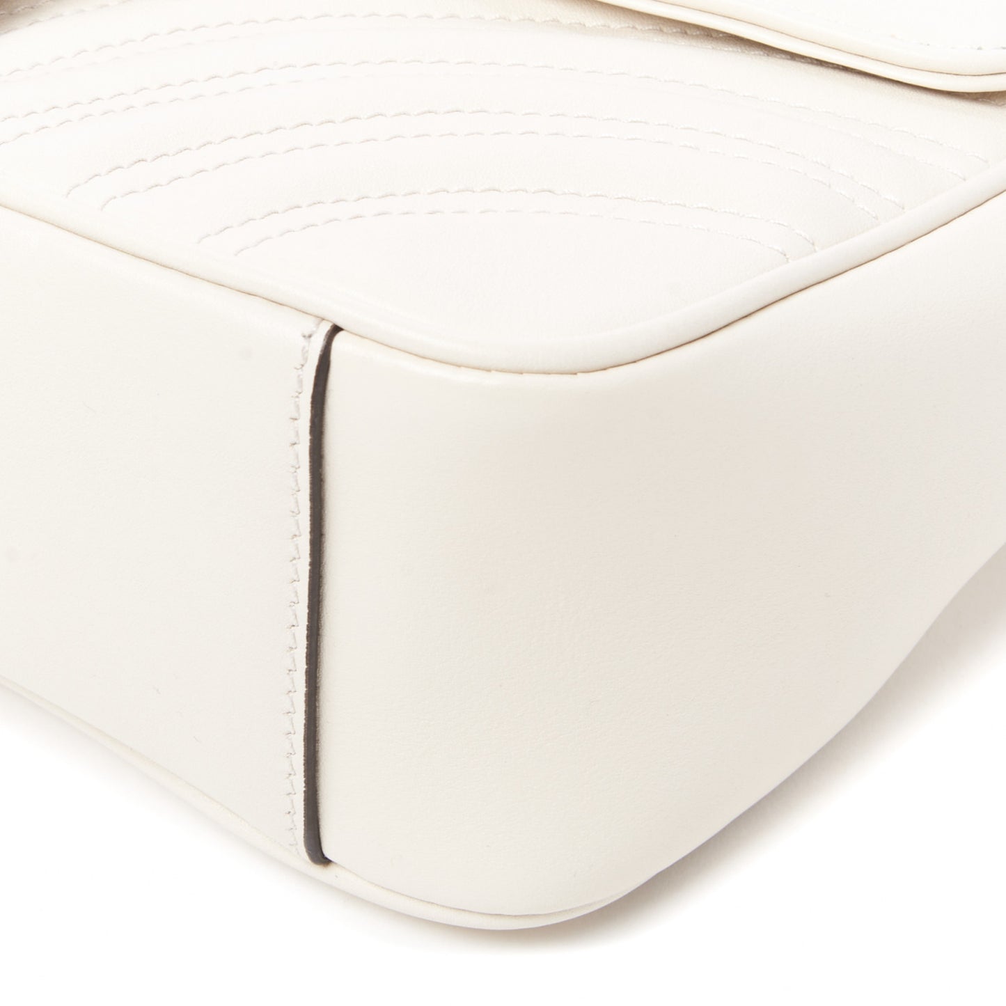 Calfskin Matelasse Small GG Marmont Shoulder Bag White