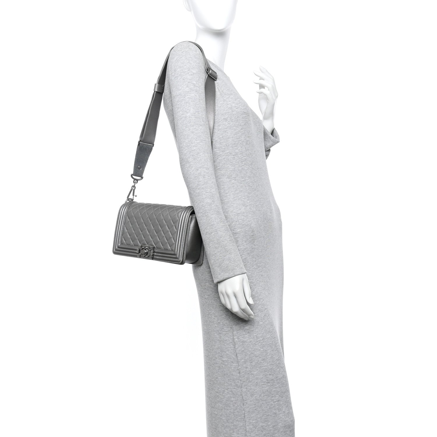 Chanel Metallic Lambskin Stingray Quilted Medium Boy Flap Silver 3 of 31