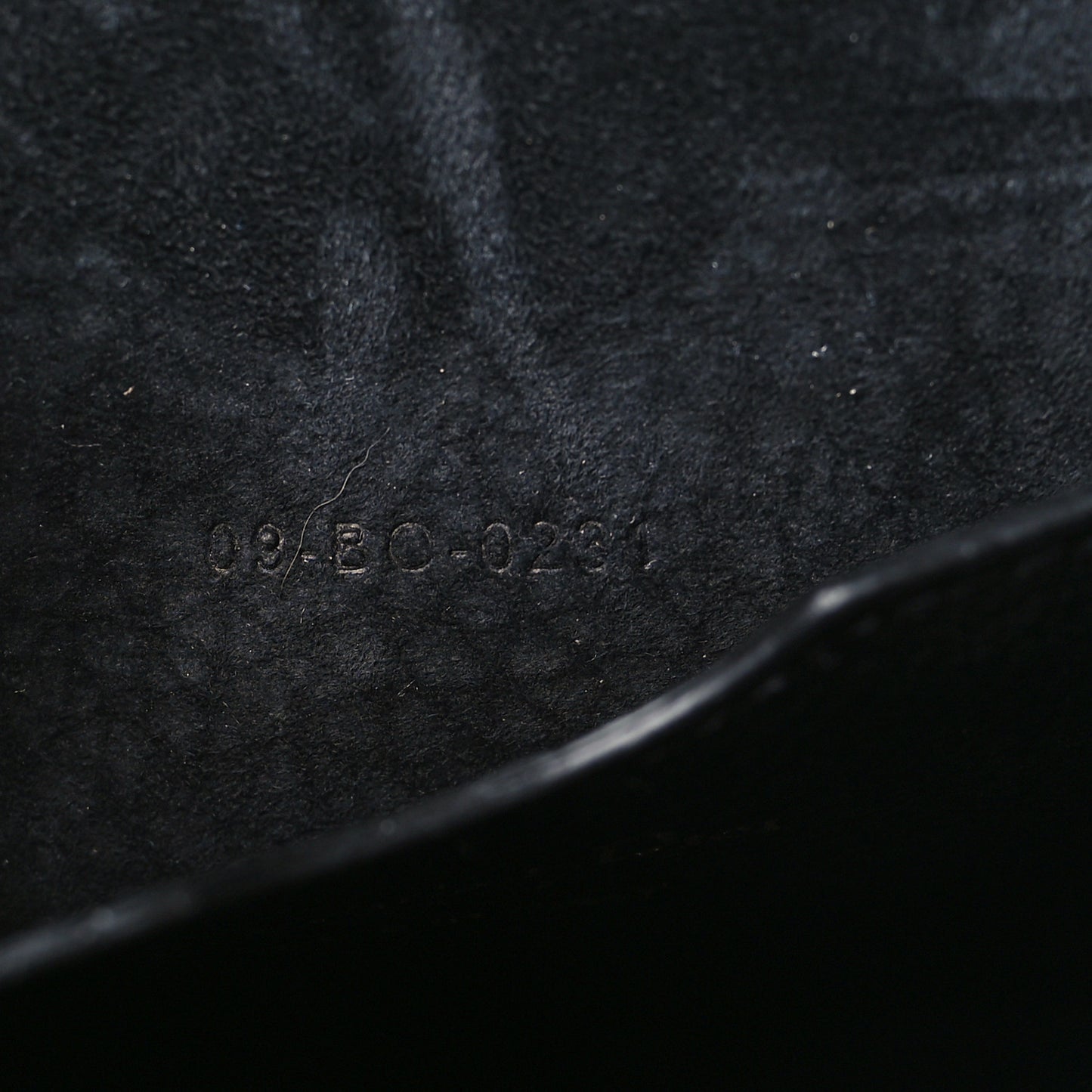 Grained Calfskin Large Bobby Flap Black