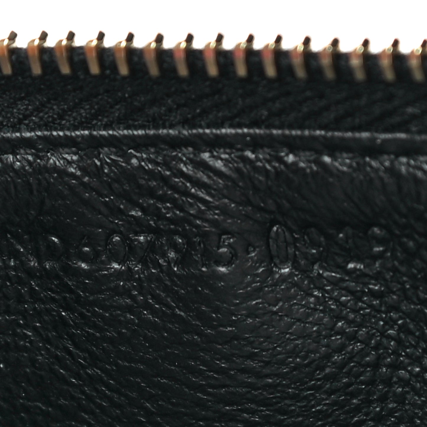 Grain De Poudre Matelasse Chevron Cassandre Fragments Zippered Card Case Black