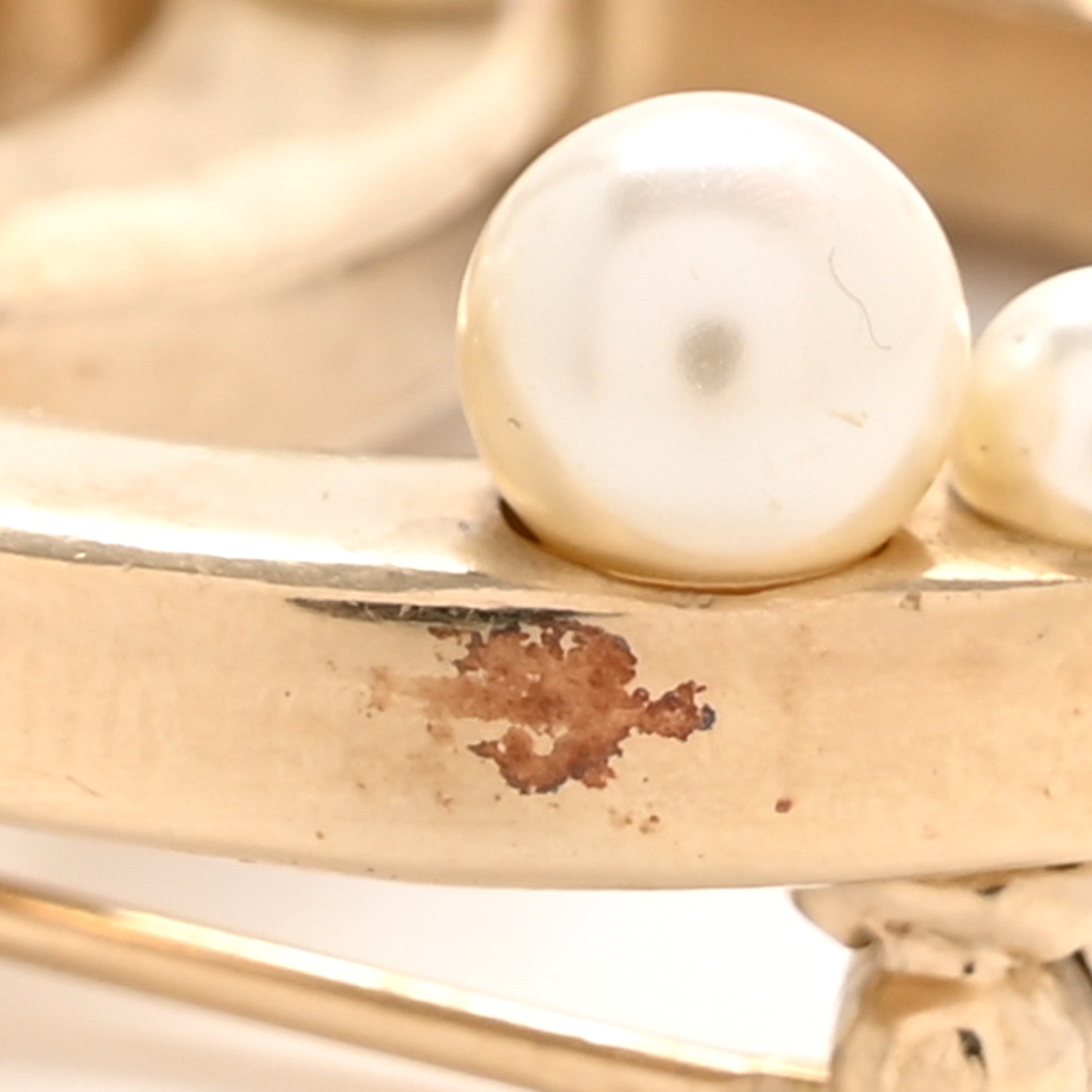 Chanel Pearl CC Brooch Gold Pearly White 4 of 4