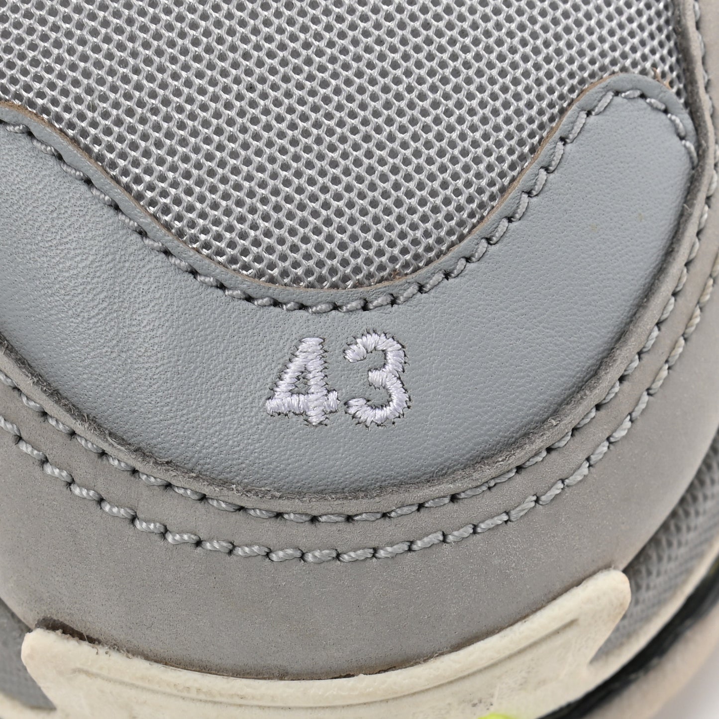 Mesh Nubuck Mens Triple S Sneakers 43 Gris Clair