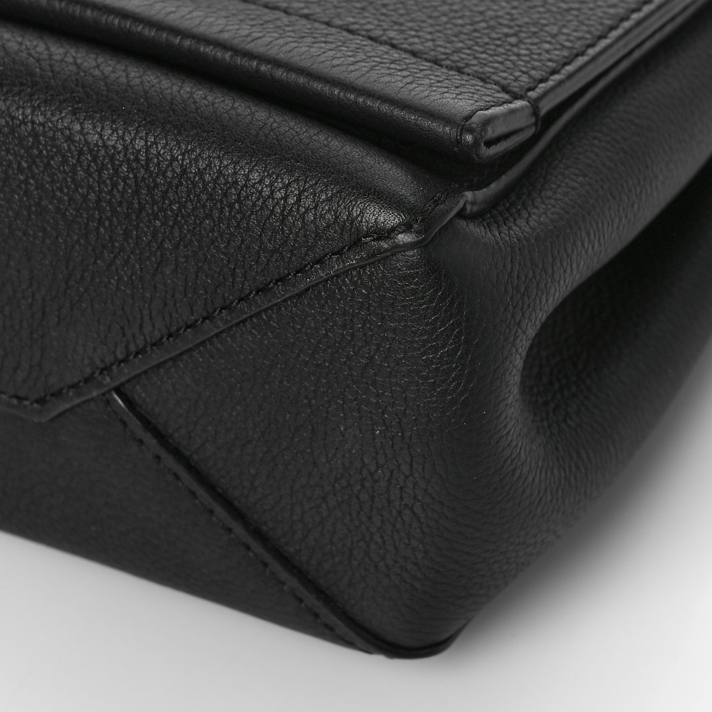 Calfskin Lockme II Chain Bag BB Black