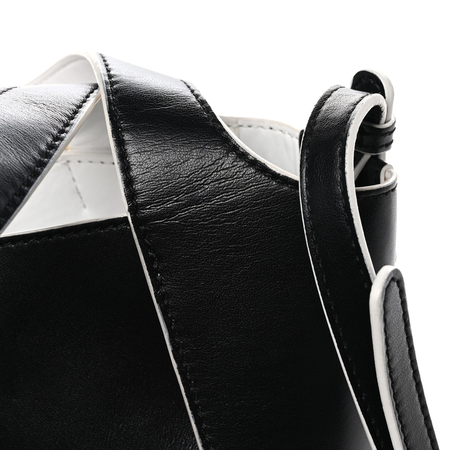 Eco Alter Nappa Crossbody Black