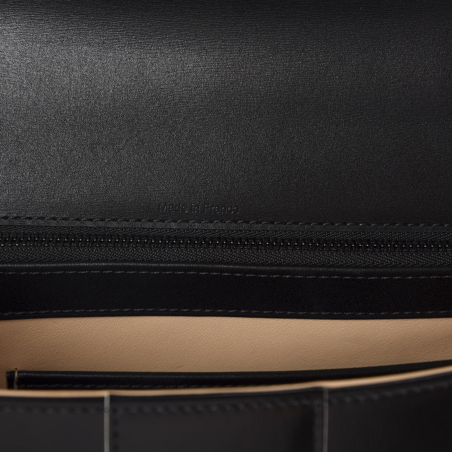 Box Calfskin Light And Shadow MM Brillant Satchel Ivory Black