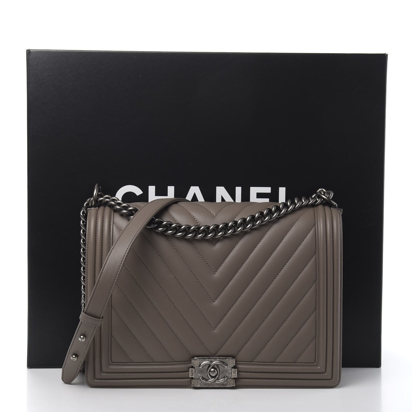 Lambskin Chevron Quilted Large Boy Flap Grey