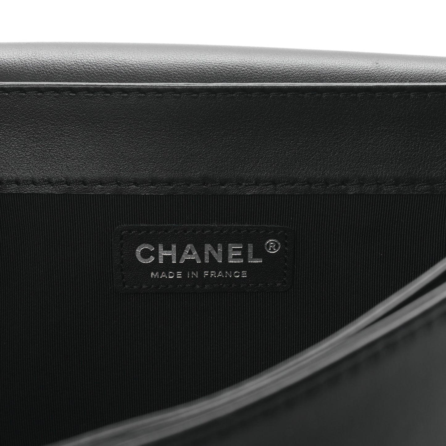 Calfskin Enchained New Medium Boy Flap Black
