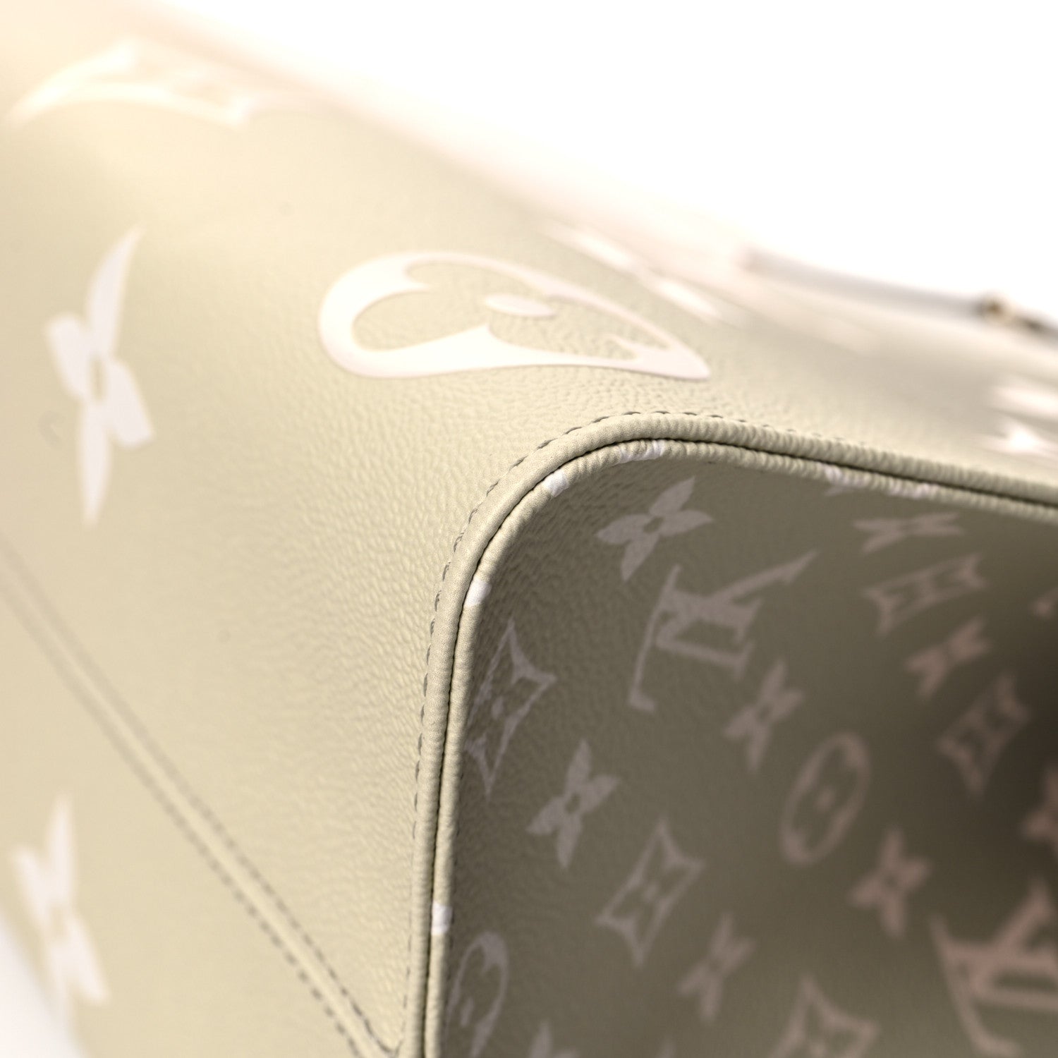 Louis Vuitton Monogram Giant Spring In The City OnTheGo MM Sunset Kaki 9 of 12