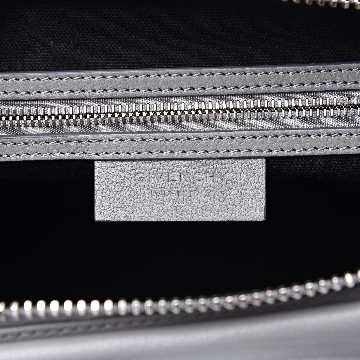 Sugar Goatskin Medium Antigona Pearl Grey