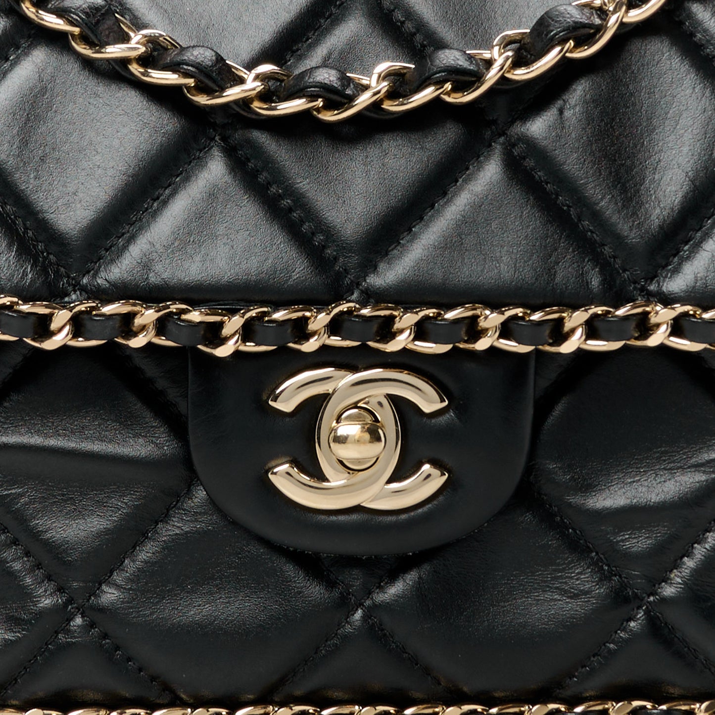 Crumpled Calfskin Medium Chain All Over Flap Black