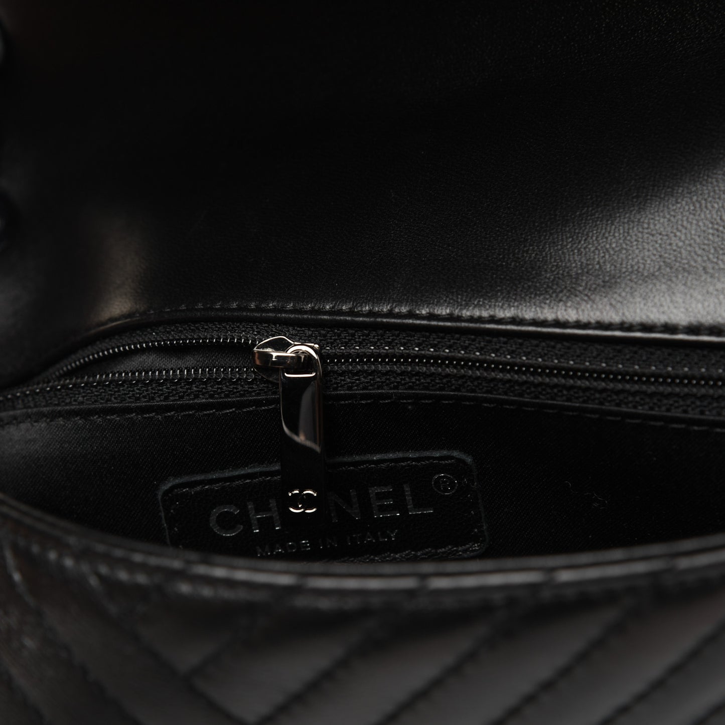 Lambskin Small CC Crossing Flap Black