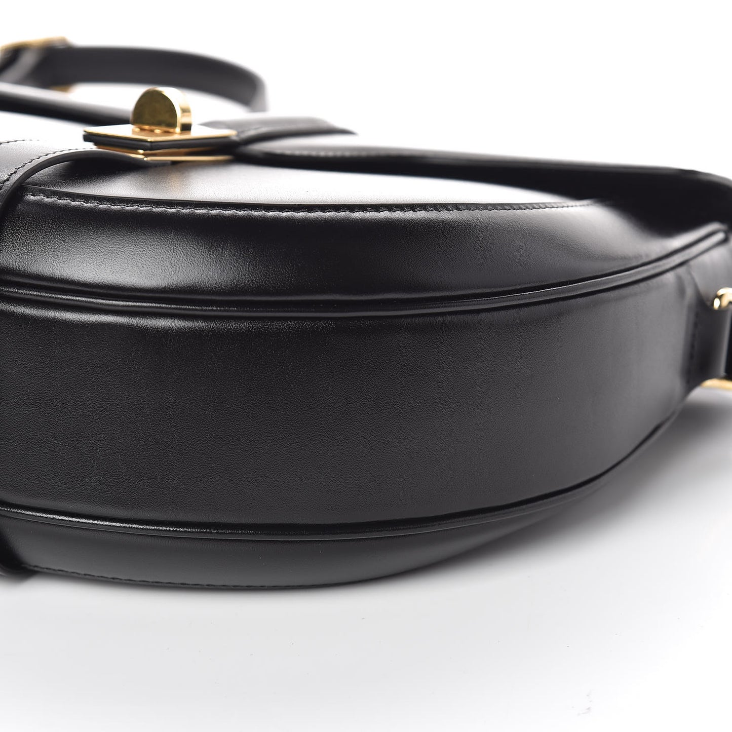 Satinated Calfskin Besace 16 Black