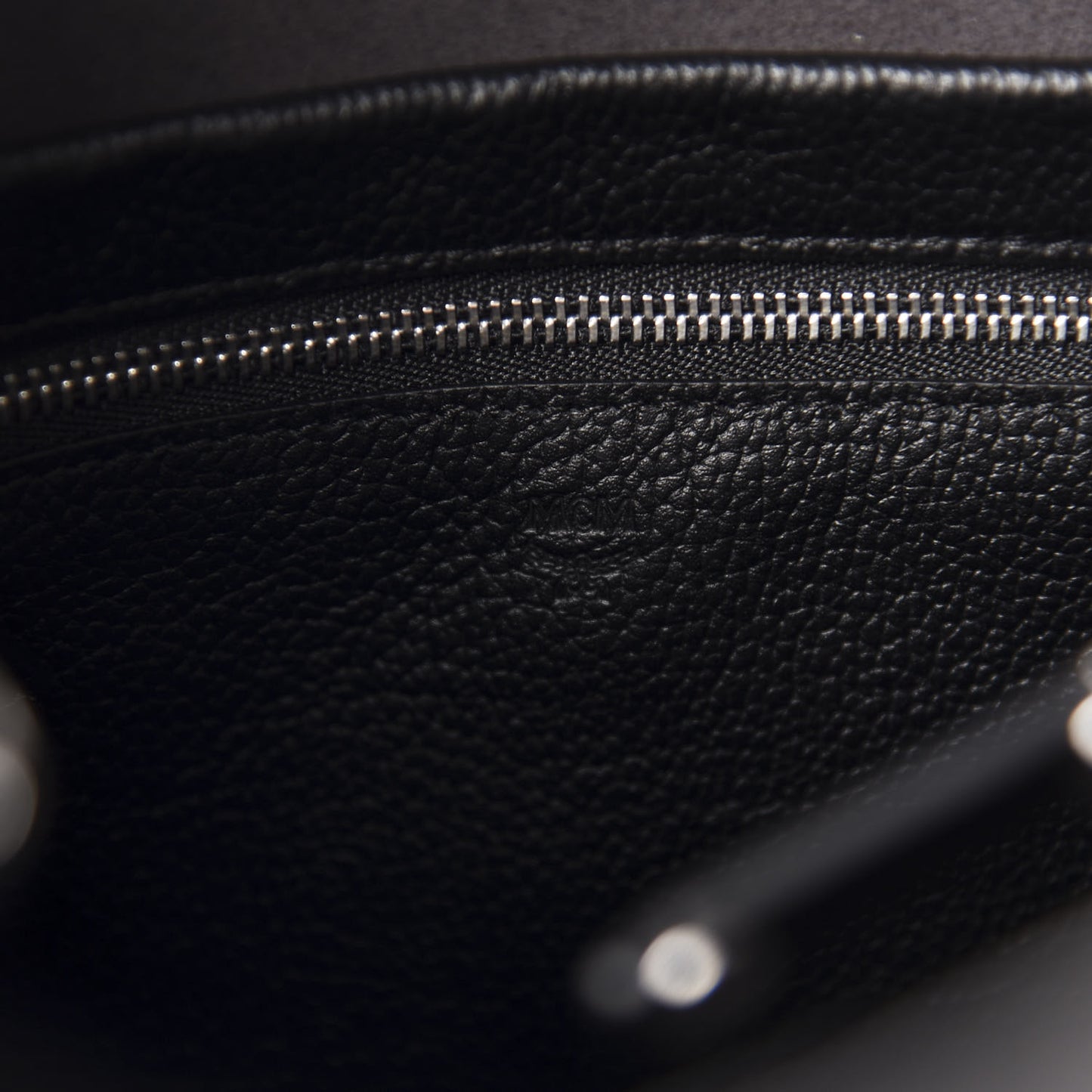 Grained Calfskin Visetos Medium Sarah Hobo Black
