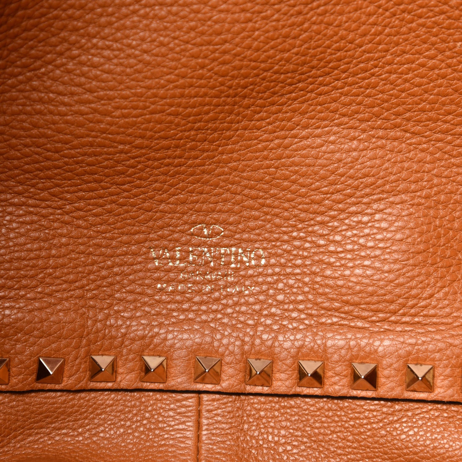 Valentino Garavani Pebbled Calfskin Medium Rockstud Reversible Tote Black Light Cuir 10 of 22