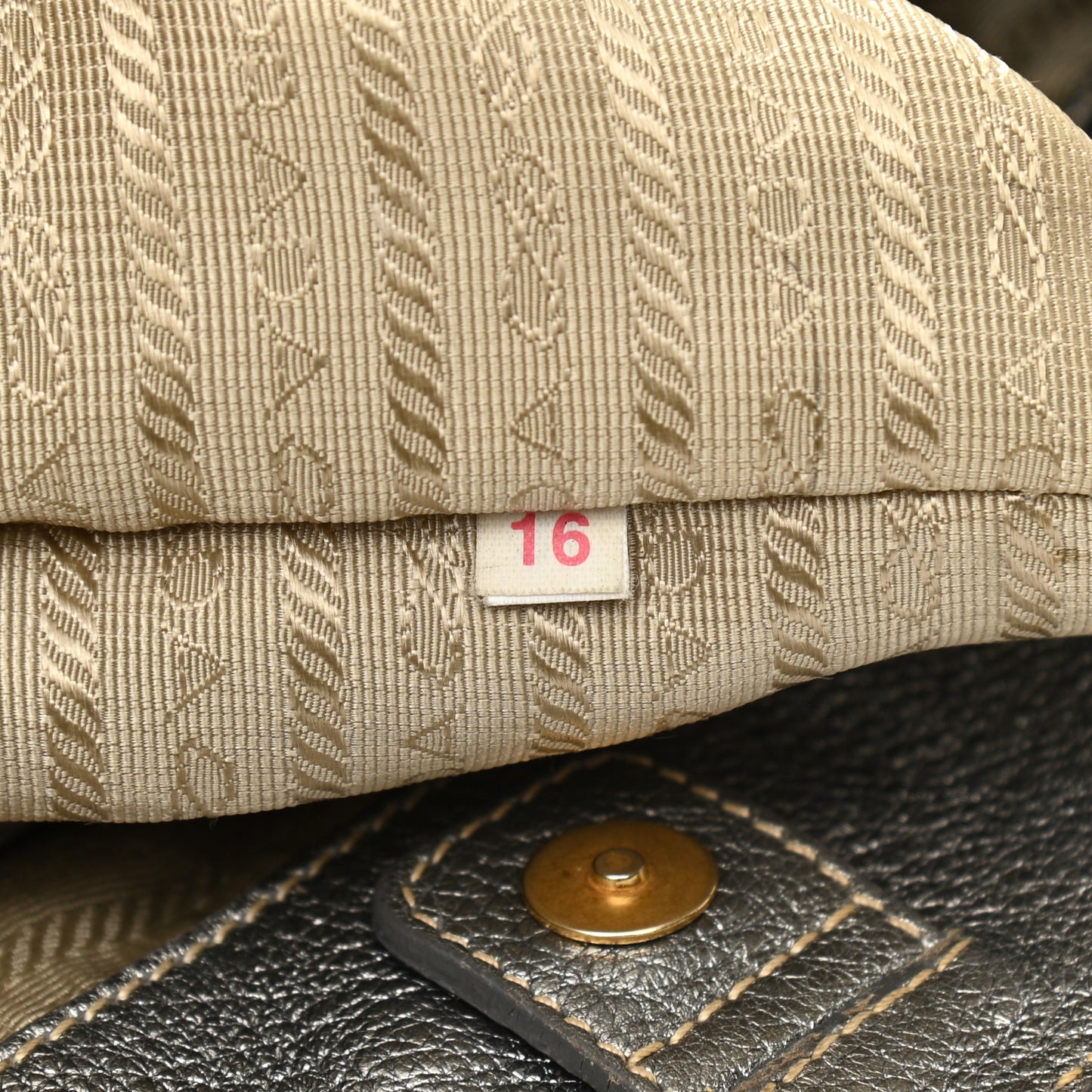 Metallic Vitello Daino Side Pocket Tote Bag Acciaio