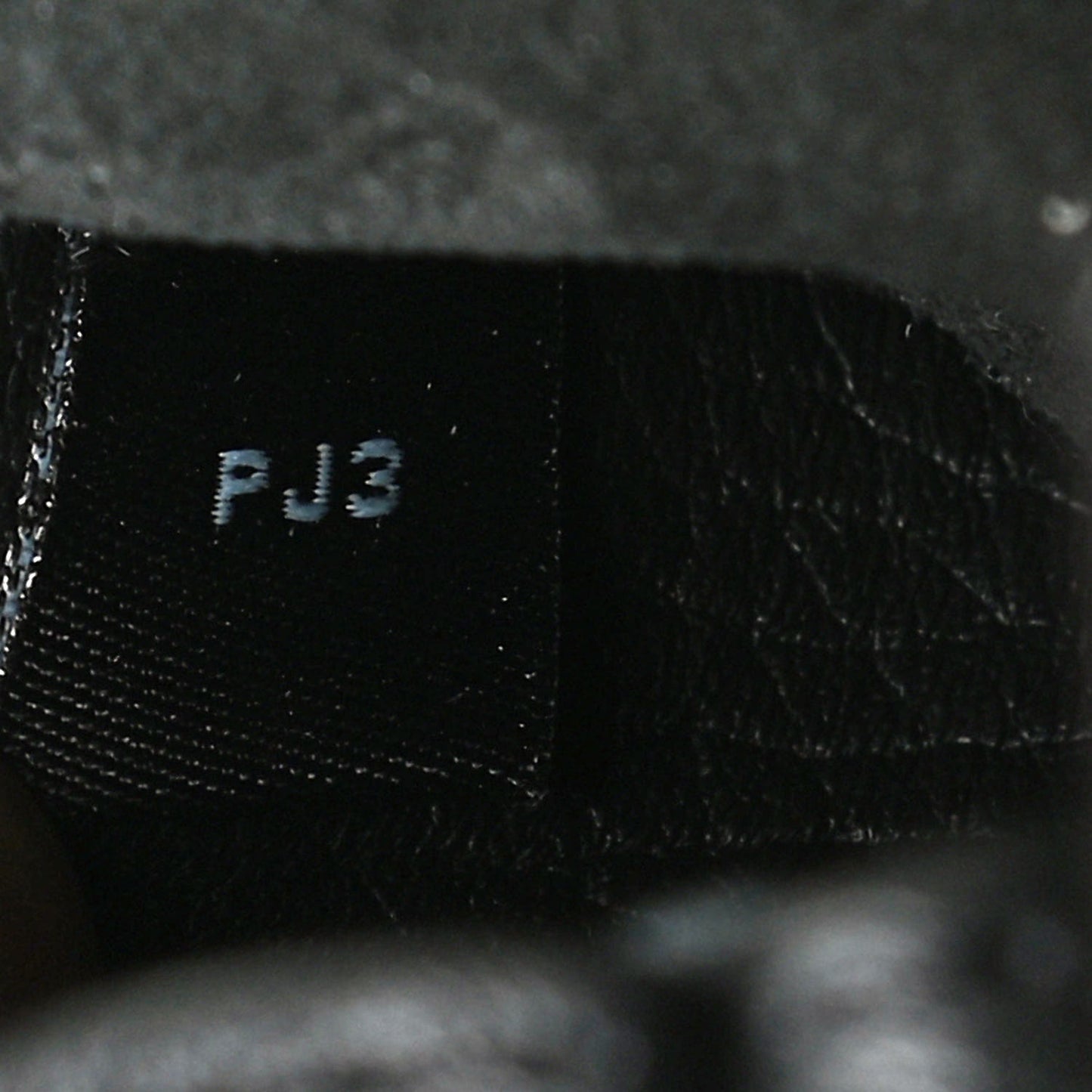 Heavy Grain Mini Alexa Black