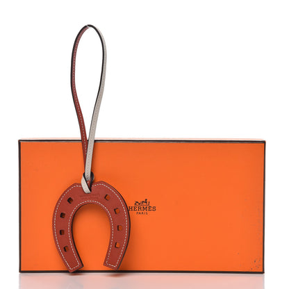 Hermes Swift Paddock Horseshoe Bag Charm Gris Perle Brique 4 of 4