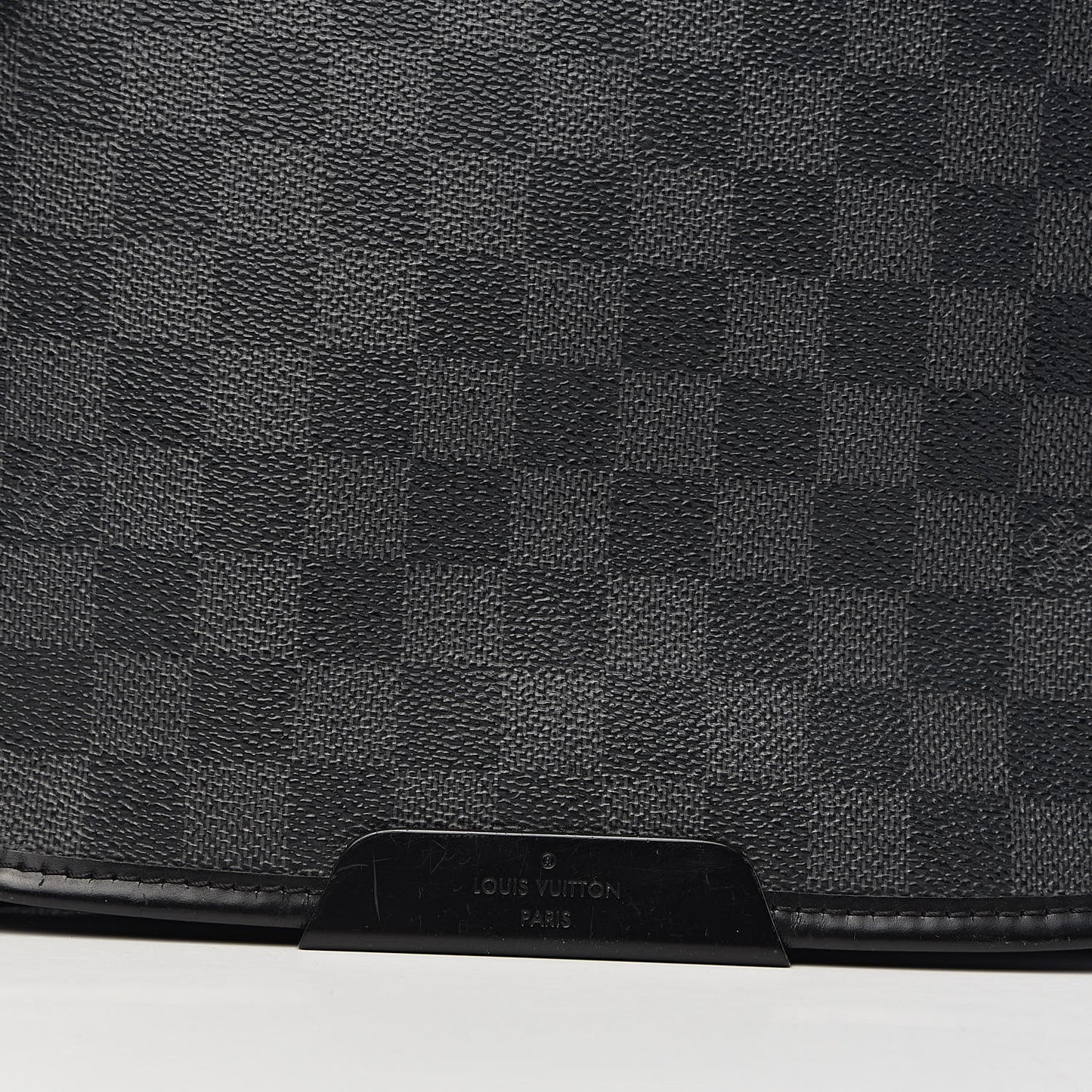 Damier Graphite District MM