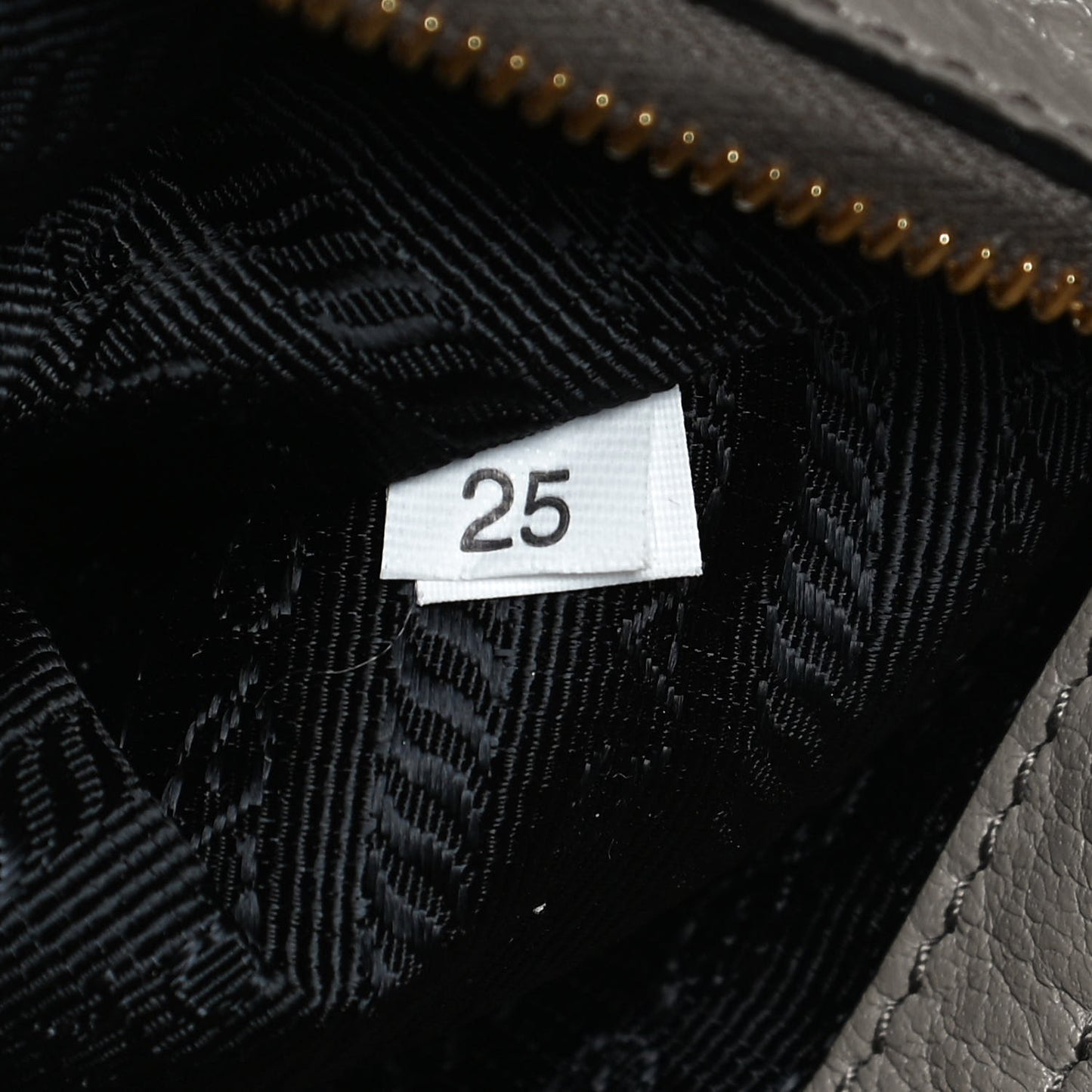 Vitello Daino Flap Crossbody Argilla