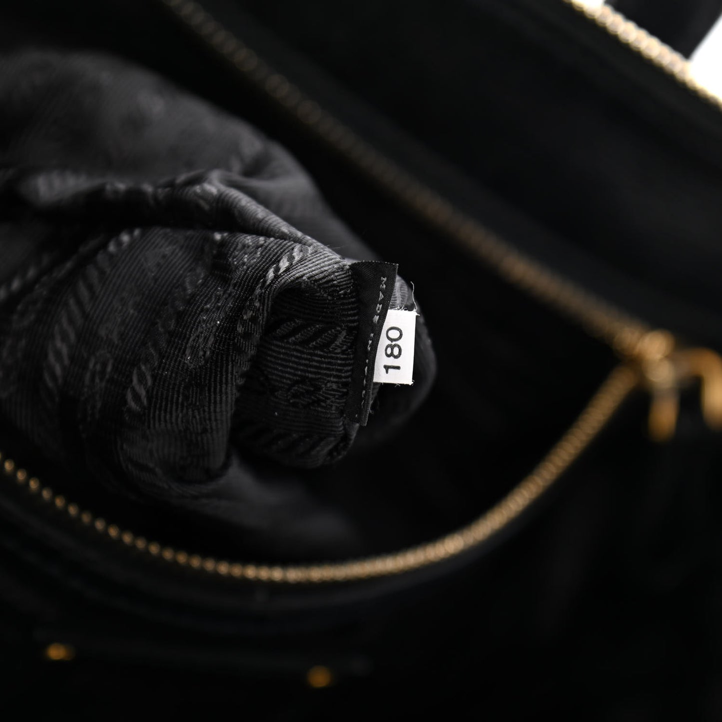 Vitello Shine Tote Black