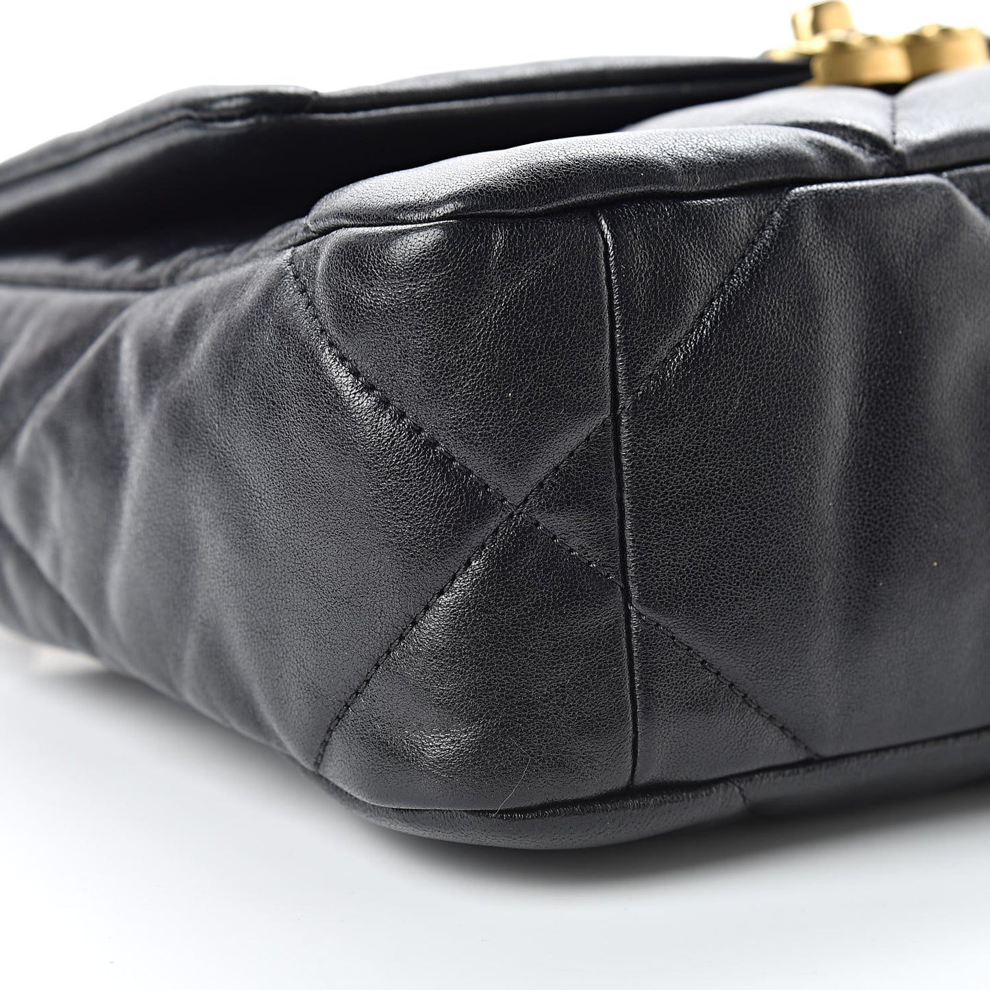 Lambskin Quilted Medium 19 Flap Black