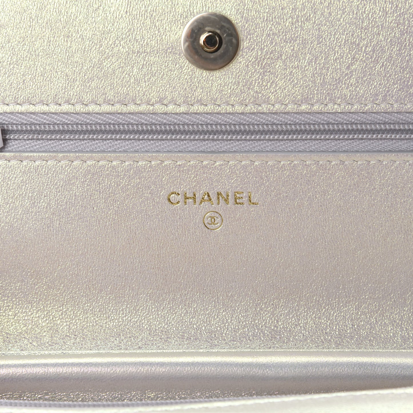 Iridescent Lambskin Quilted Wallet On Chain WOC Ivory
