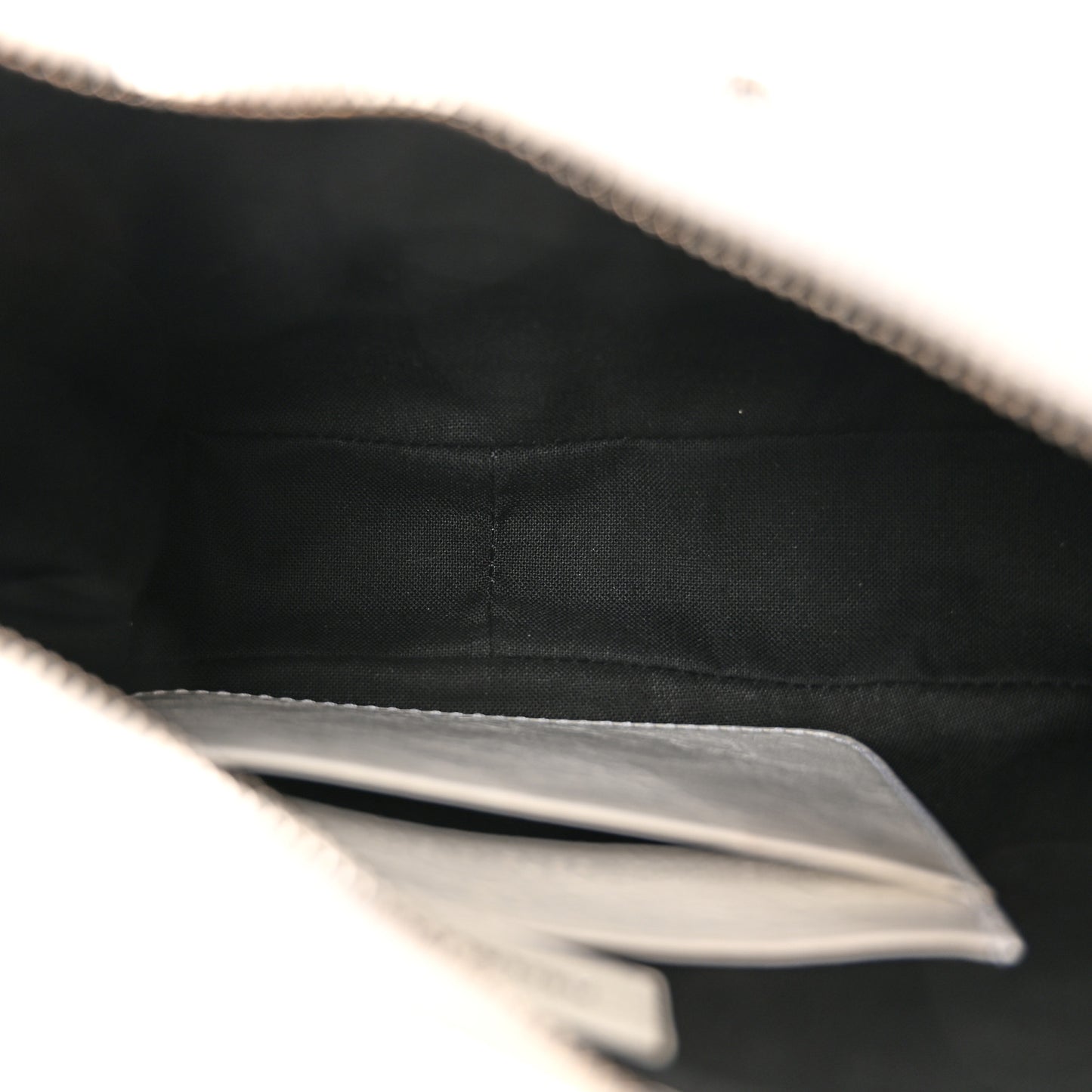 Extra Supple Calfskin Crocodile Embossed Le Cagole Mini Purse With Chain White