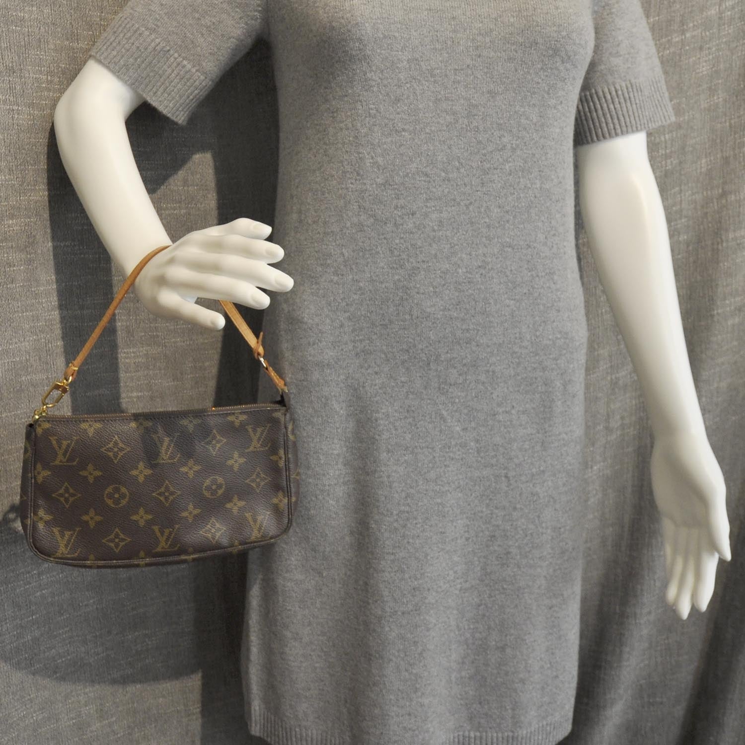 Louis Vuitton Monogram Pochette Accessories Bag 9 of 9