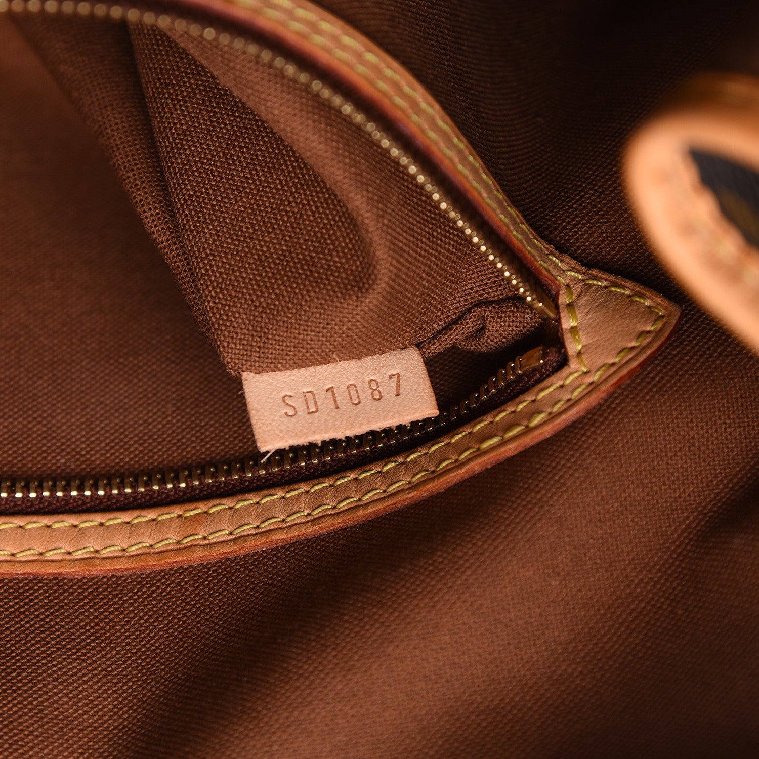 Louis Vuitton Monogram Batignolles Horizontal 5 of 14