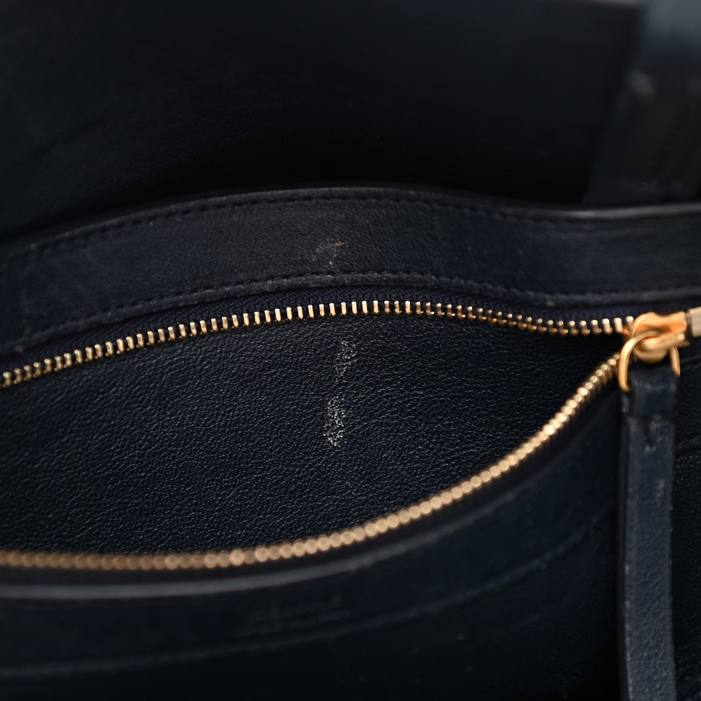 Crocodile Embossed Nubuck Small Belt Cabas Phantom Navy Blue