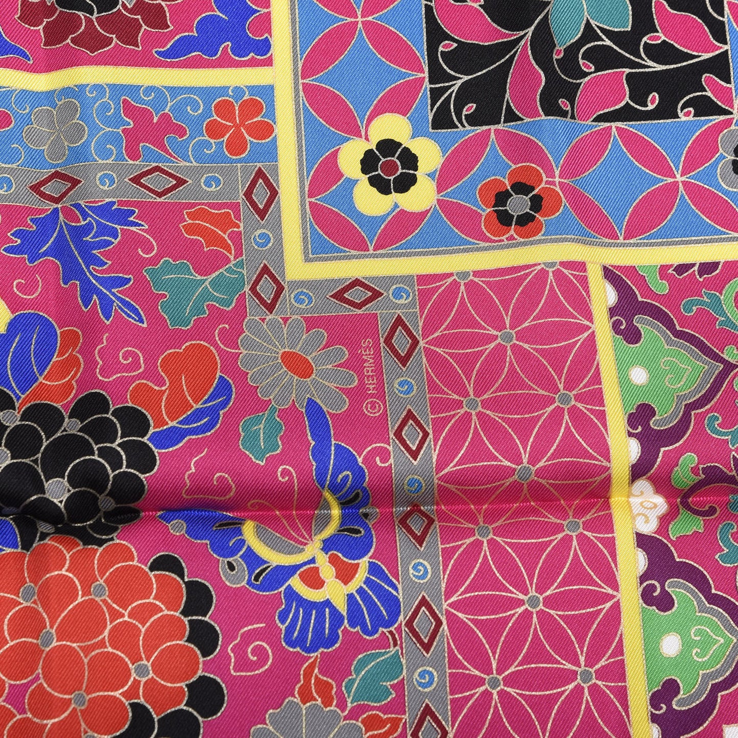 Silk Collections Imperiales Scarf 90 Fuchsia Vert Black