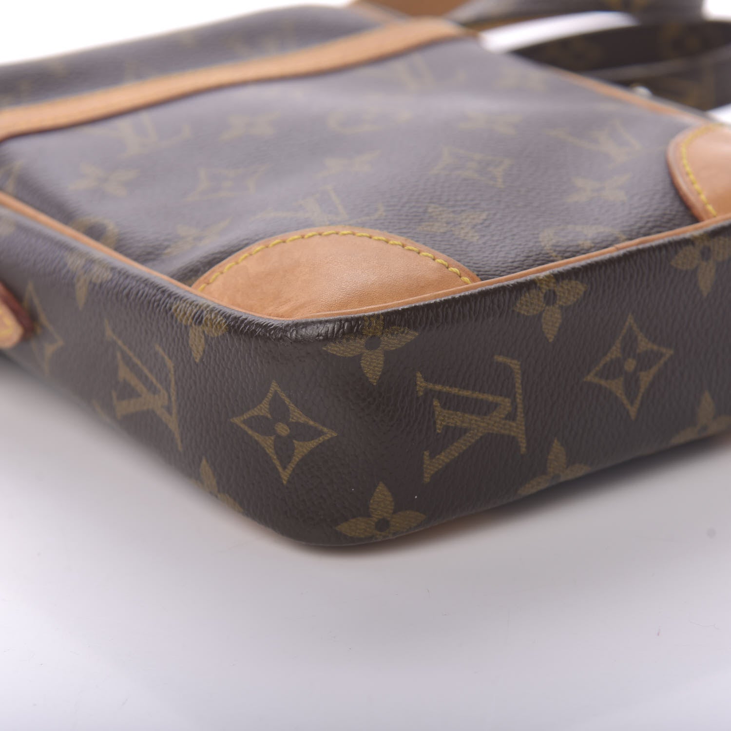 Louis Vuitton Monogram Danube 21 6 of 9