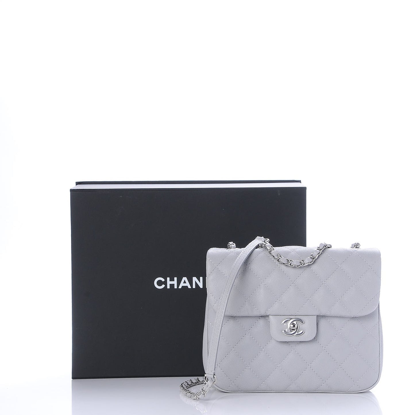 Caviar Quilted Medium Urban Companion Flap Grey