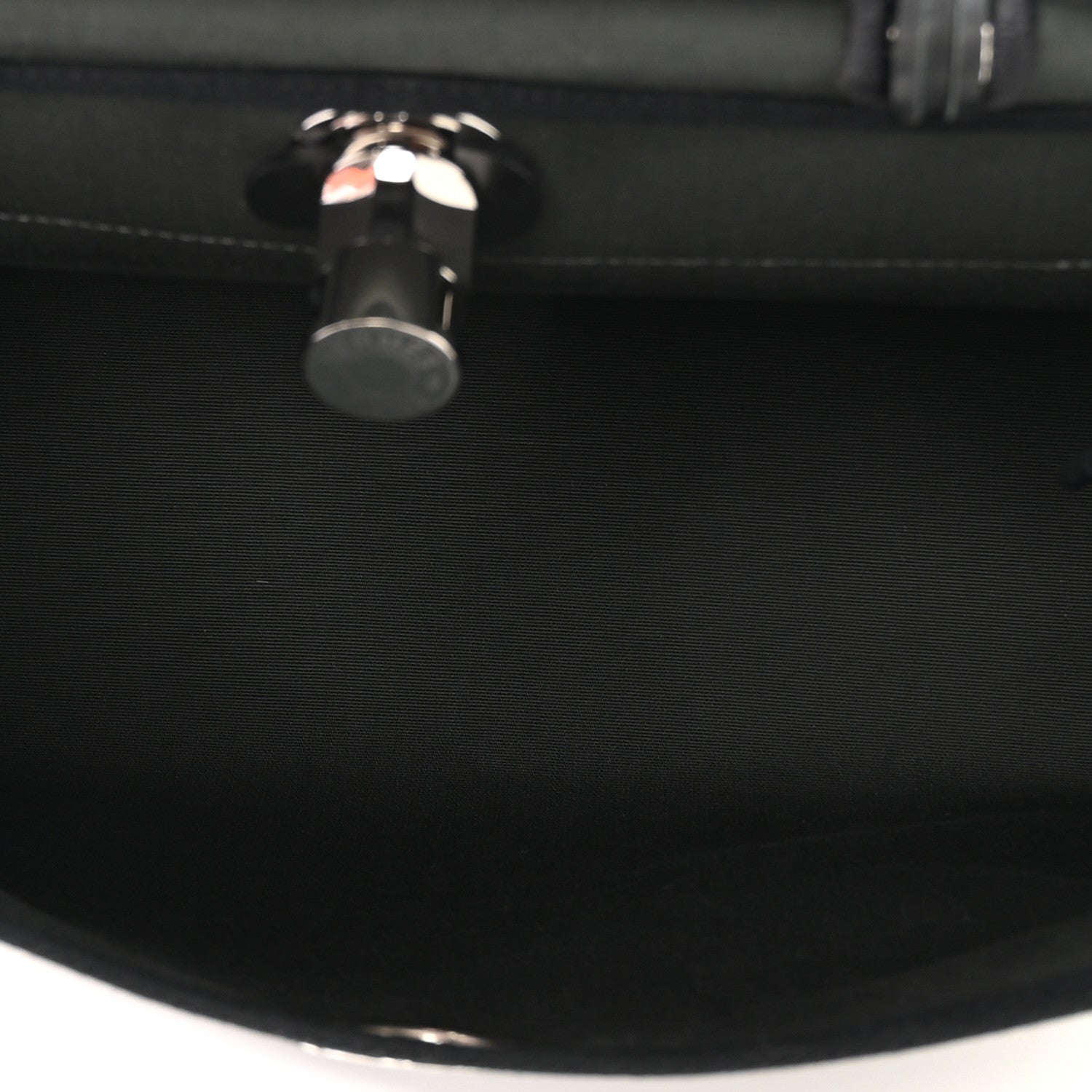 Hermes Toile Militaire Vache Hunter Laque Herbag Zip Retourne PM 31 Vert Mangrove Black 6 of 12