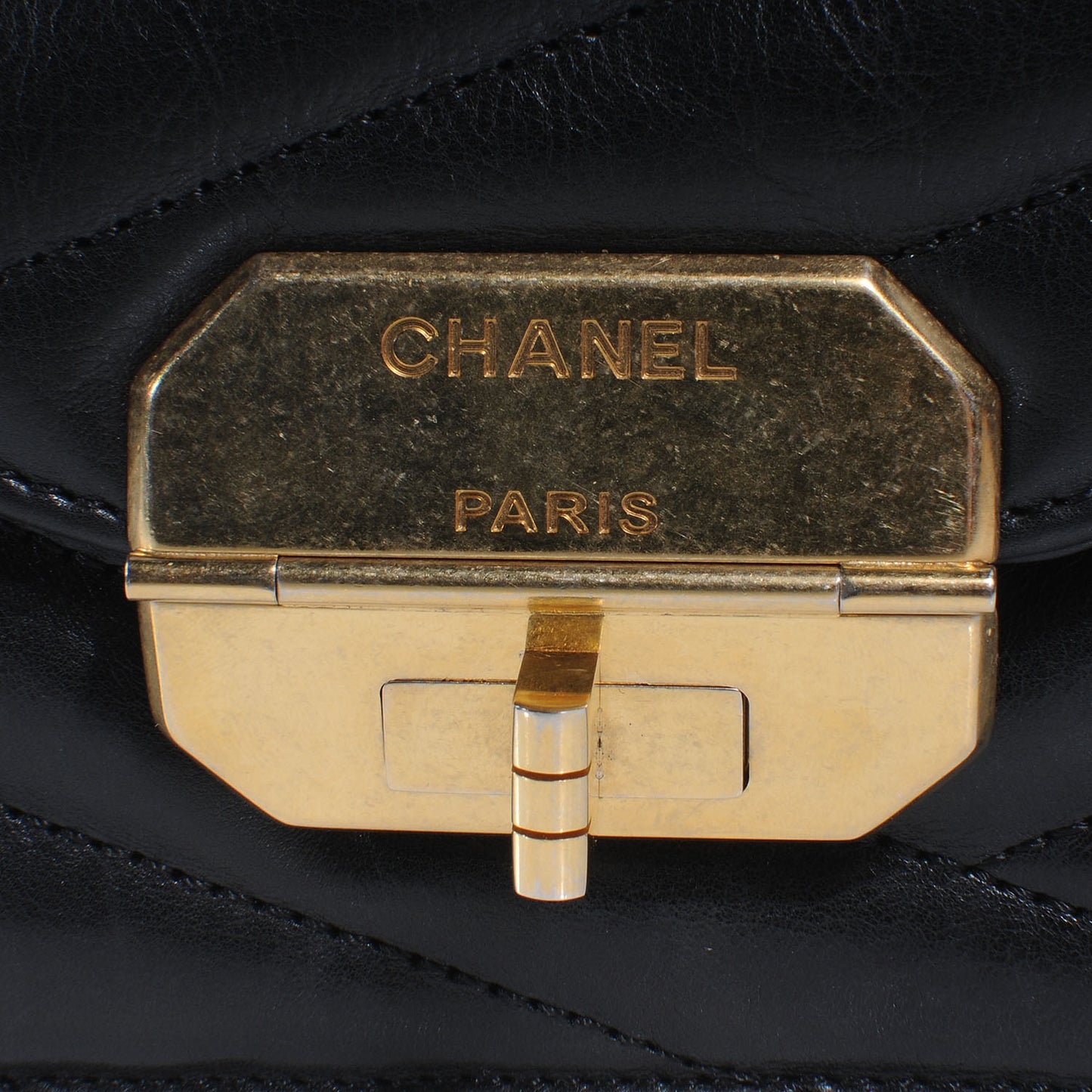 Calfskin Chevron Quilted Gabrielle Flap Black